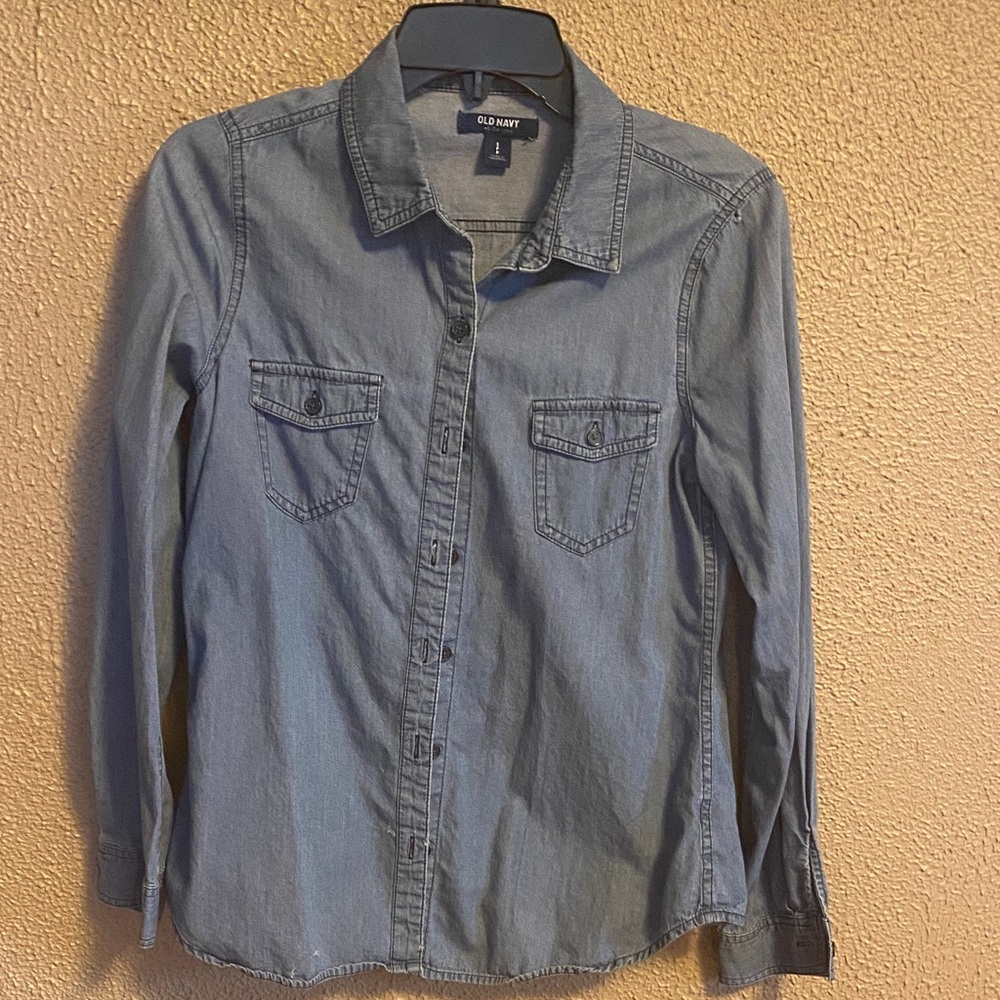 Old Navy women’s denim Button Down Shirt